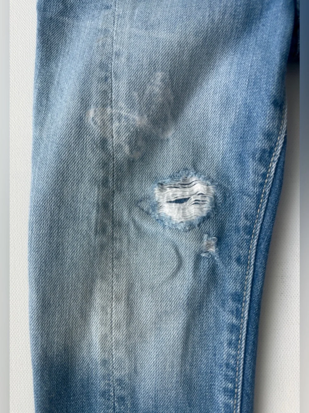 GAP girl’s distressed